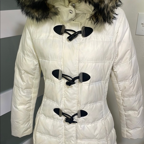 Express White Puffer Coat with Faux Fur Trim - Picture 4 of 11